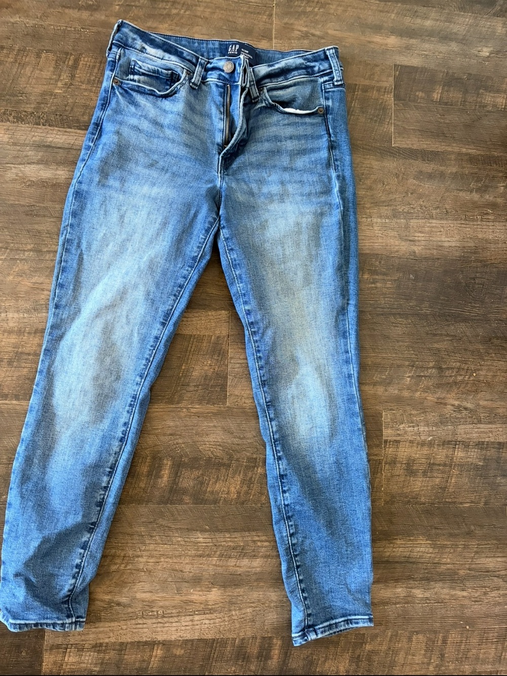 GAP Women's Medium Blue Skinny Jeans - Faded Stretch Denim
